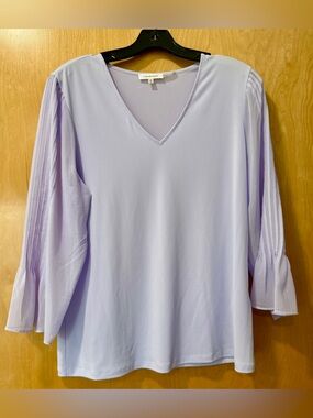 Calvin Klein Light Lavender V-Neck Pleated Sleeve Top